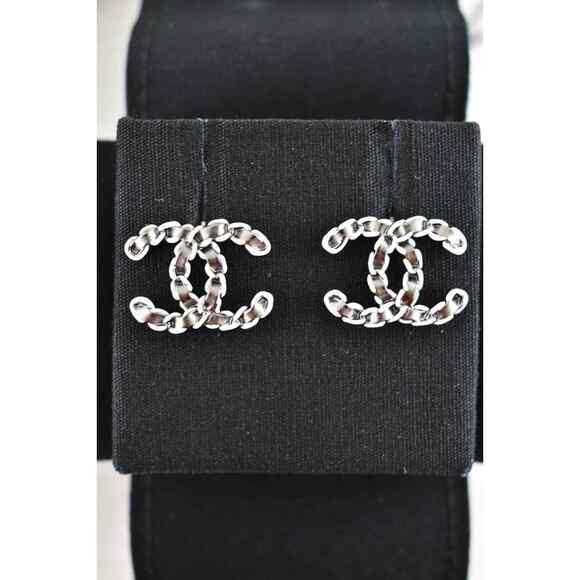 Chanel 22P Ruthenium Silver White Chain CC Logo Drop Statement Stud Earrings - Picture 9 of 12